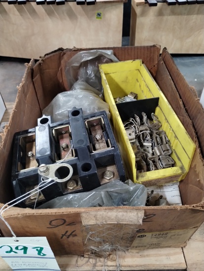 ALLEN BRADLEY DISCONNECT 1494RN200 WITH MISC FUSE CLIPS