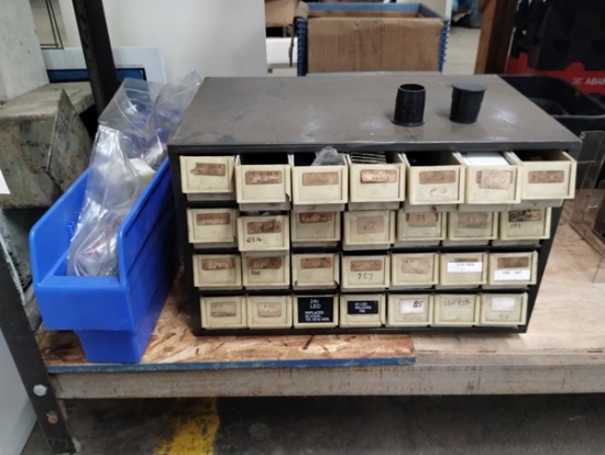 LOT OF SMALL BULBS