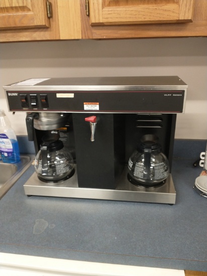 BUNN VLPF SERIES INLINE COFFEE BRWER WITH 2 LOWER WARMERS