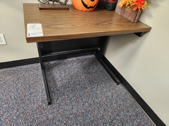 SINGLE DESK 36" X 26"
