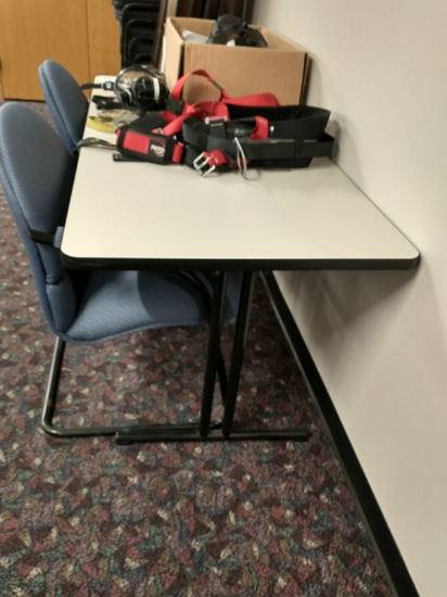 HEAVY DUDTY FOLDING TABLE / DESK 5' X 30"