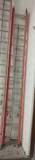 WERNER 24' FIBERGLASS EXTENSION LADDER