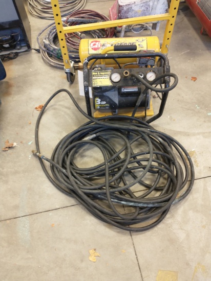 CH 4 GALLON AIR COMPRESSOR - 3HP