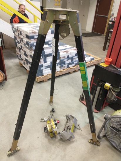 A FRAME COME ALONG , LYNX TRIPOD PART # 10022050