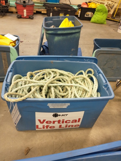 VERTICAL LIFELINE WITH 6' LANYARD, D RING STRAP AND ROP GRAB
