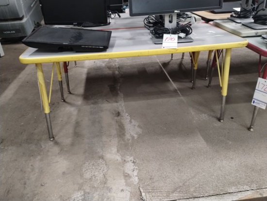 DAYCARE TABLE 48" X 24" X 21.5"