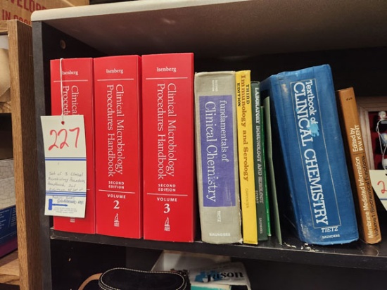 LOT OF MEDICAL BOOKS