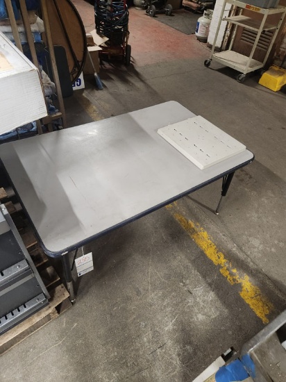 DAYCARE TABLE 48" X 30" X 21.5"