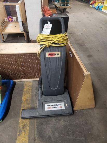 VIPER BARRACUDA 2600 INDUSTRIAL VACUUM - MODEL CUDA26 - NEEDS BELT