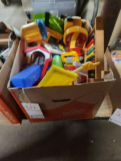 BOX OF ASSORTED CHILDRENS TOYS