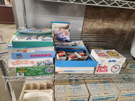LOT OF ASSORTED GAMES AND CHILDRENS PUZZLES