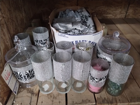LOT OF VASES AND MISC DÉCOR
