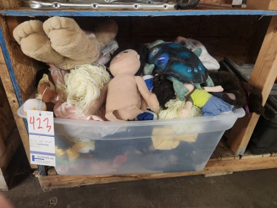 TOTE OF STUFFED DOLLS AND ANIMALS