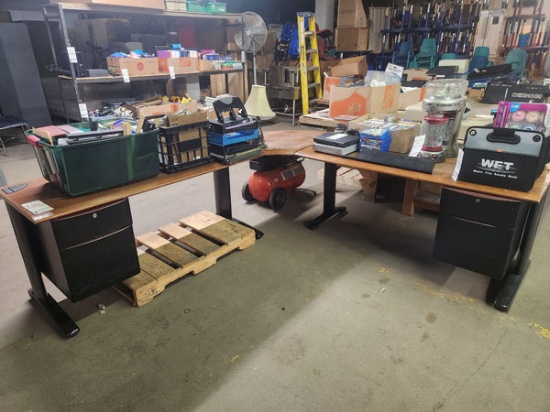 U-SHAPED DESK 93 1/2"x90" DESK