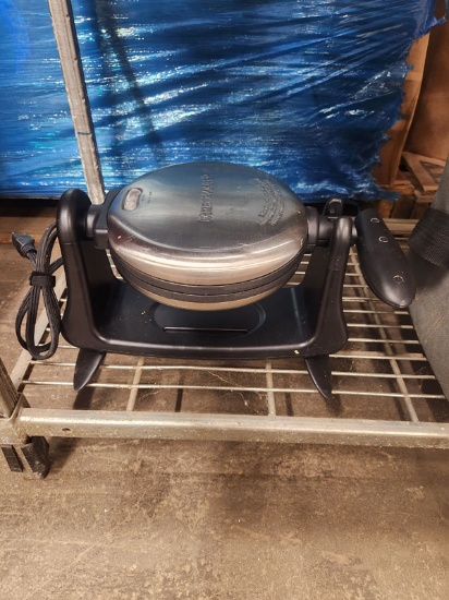 FABERWARE NON-STICK FLIP WAFFLE MAKER MODEL: 104553