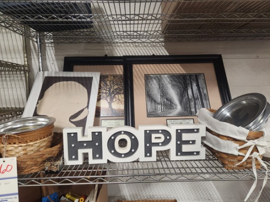 LOT OF ASSORTED DÉCOR