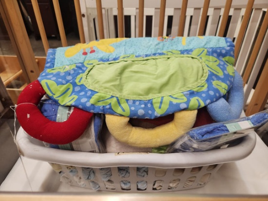 LOT OF ASST BLANKETS AND LINENS IN LAUNDRY BASKET