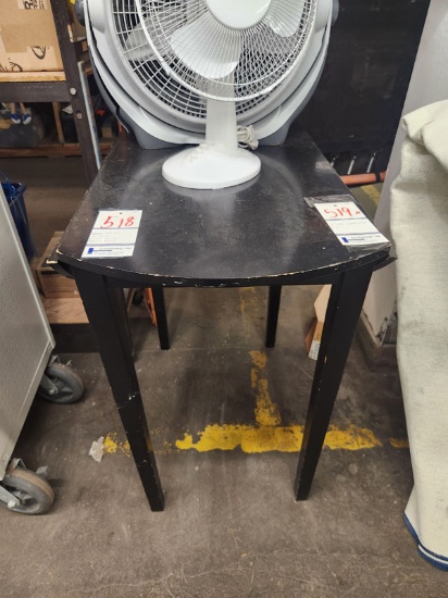 DROP LEAF TABLE 38" X 38" X 36.5