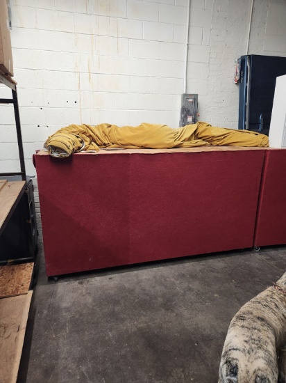 PORTABLE STAGE 8' X 19" X 52"