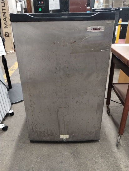 HAIER MINI REFIGERATOR HSL04WNBSS