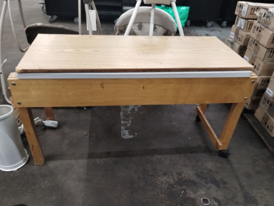 WATER TABLE 46.5" X 18" X 25"