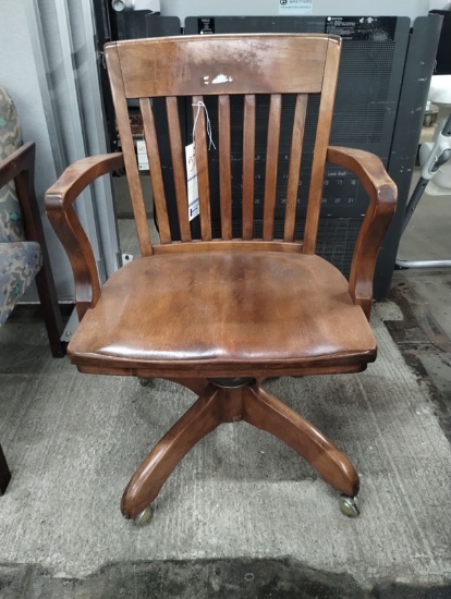 VINTAGE WOODEN SWIVEL CHAIR