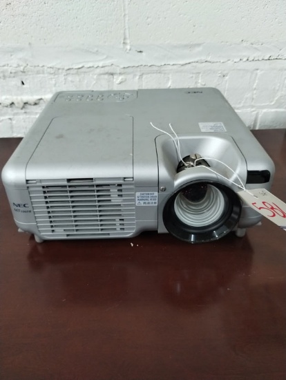 NEC PROJECTOR MODEL MT1060R