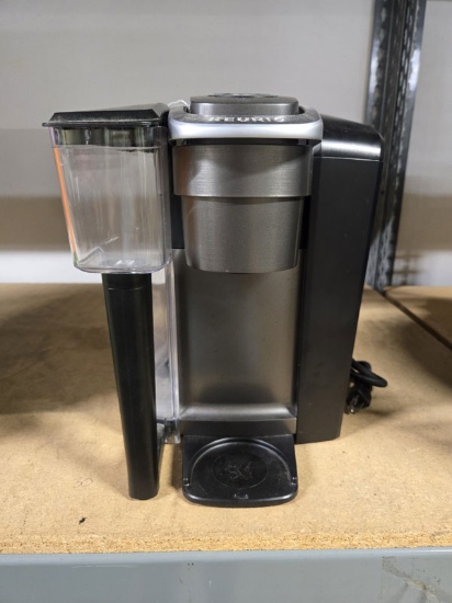 KEURIG K-CUP COFFEE MACHINE - MODEL K-1500