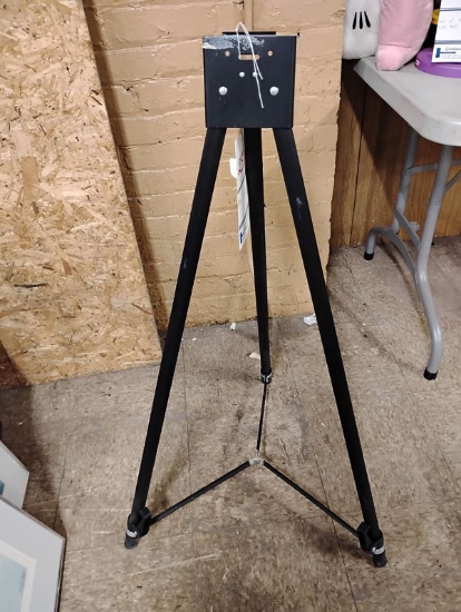 TRI POD