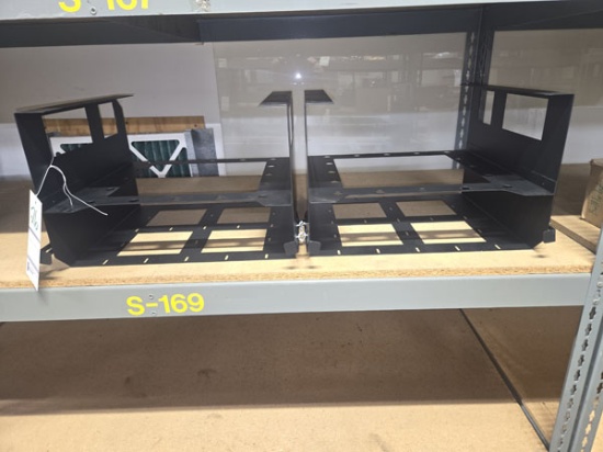 2 METAL RACKS