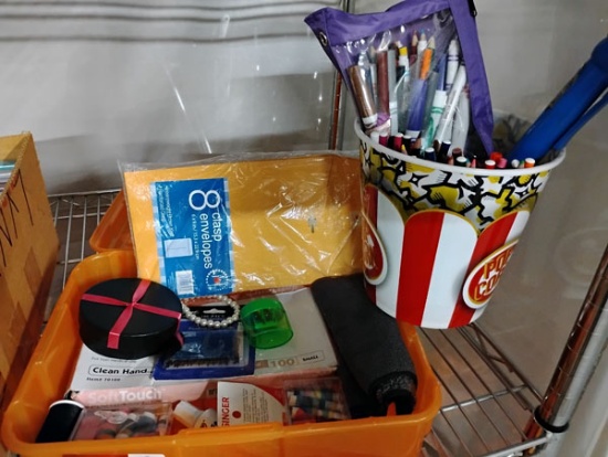 LOT OF SEWING / ARTS / CRAFTS