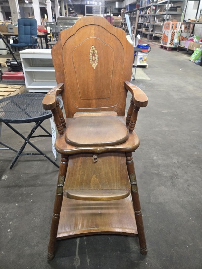 VINTAGE WOODEN HIGH CHAIR