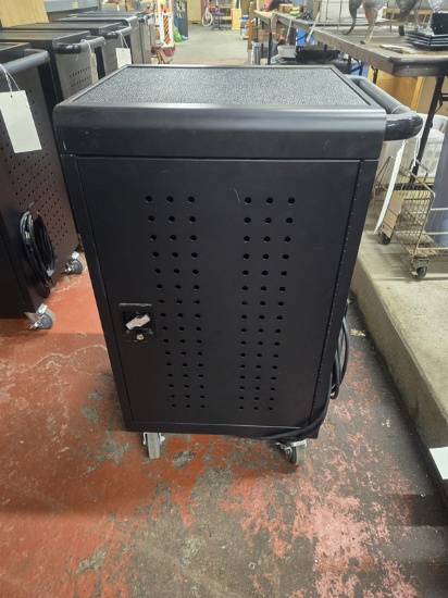 L.V. LUXOR LAPTOP CART 24" X 21" X 38"