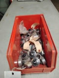 32 COMBO LOCKS WITH COMBOS