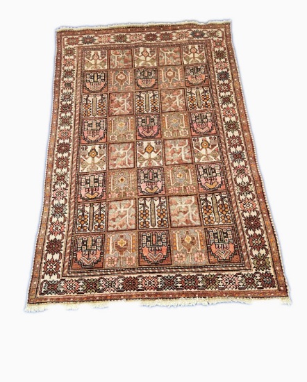 ORIENTAL TYPE AREA RUG MEASURING 9'10 X 6'10