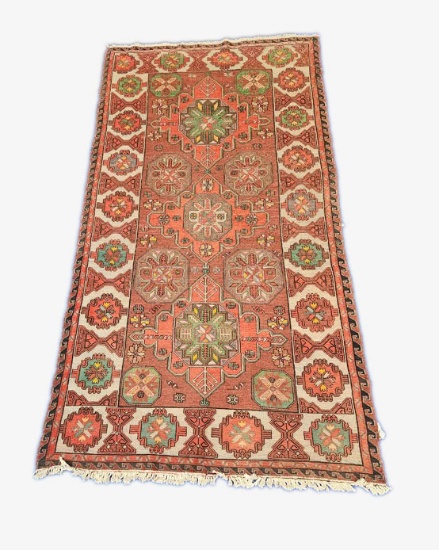 ORIENTAL TYPE AREA RUG MEASURING 11'9 X 6'4