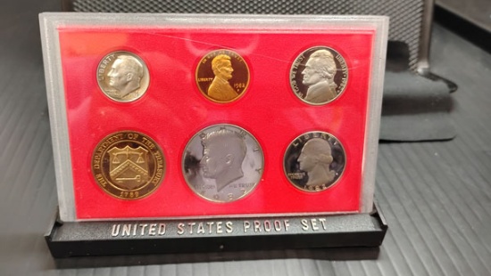 U.S. 1982 S MINT PROOF SET WITH 1789 DEPT OF TREASURY COIN