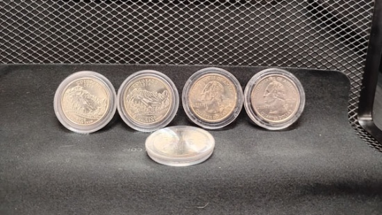 (5) UNCIRCULATED U.S. STATE QUARTERS WITH CASES