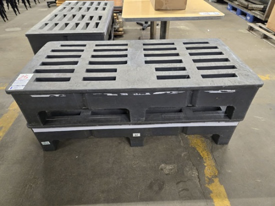 2 PLASTIC DUNNAGE RACKS 59-1/4" X 29-1/4" X 1'