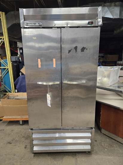 BEVERAGE AIR COMMERCIAL REFRIGERATOR / FREEZER - MODEL KR36-1AS - NEEDS RECHARGED