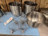 5 STAINLESS STEEL MIXING BOWLS WITH WHISK ATTACHMENTS