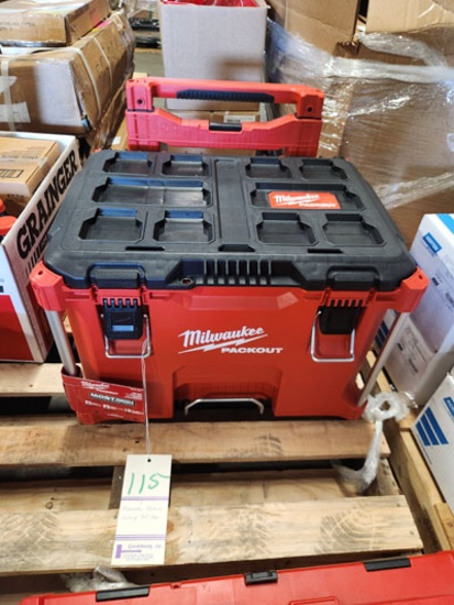 MILWAUKEE PACKOUT ROLLING TOOL BOX