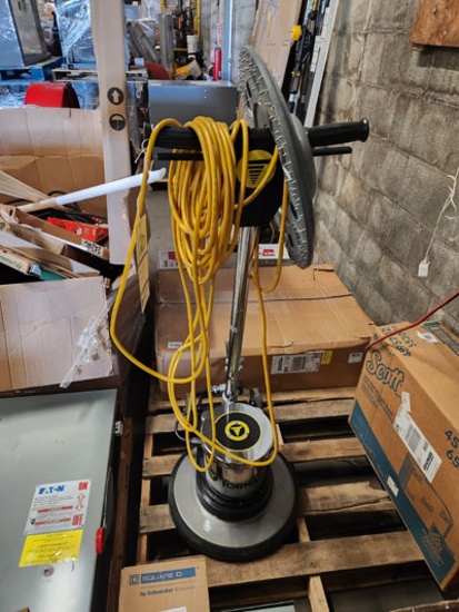 TORNADO FLOOR MACHINE