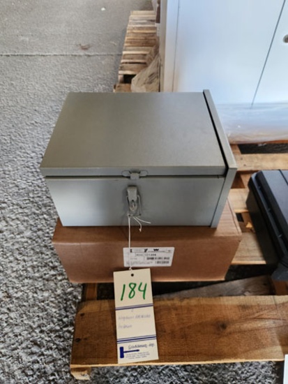 2 Weigmann Enclosures Rhc101206