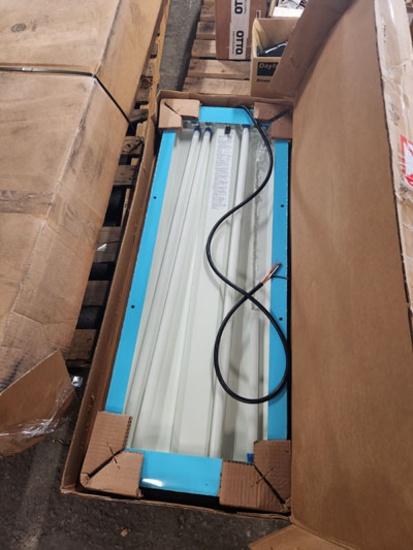 4; LIGHT FIXTURE FOR PAINT BOOTH - 1 BULB BROKEN