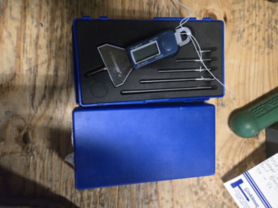 2 WESTWARD ROD DIGITAL DEPTH GAUGES