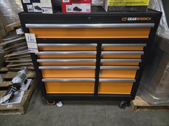 GEAR WRENCH 11 DRAWER TOOL BOX W/ KEY AND ON CASTERS 41 X 18 X 43"