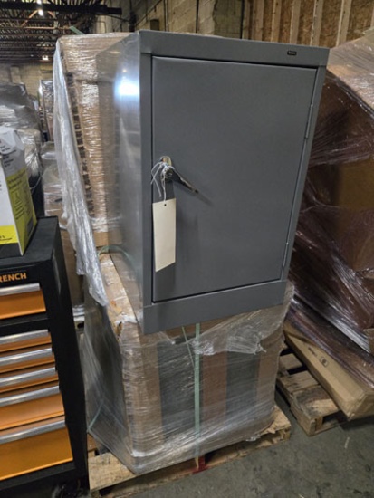 Skid Of 4 Tennsco Metal Cabinets 19 X 24 X 30" W/ Keys.