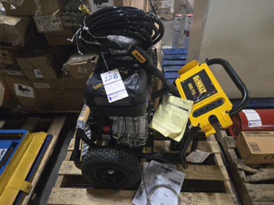 DEWALT 4000 PSI CRX GAS POWERED PRESSURE WASHER MOD: DXPW61373