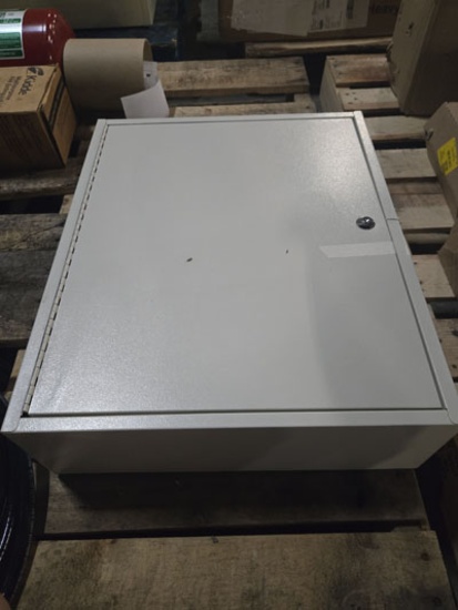Metal Hanging Key Storage Cabinet W/ Key